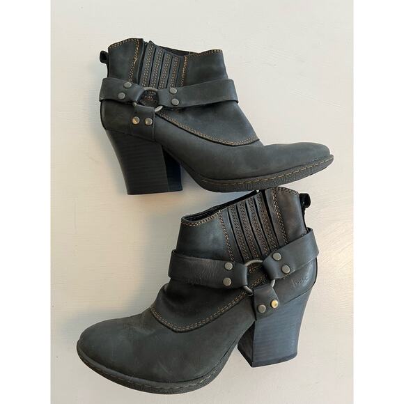 Born BOC Ankle Boots Womens Size 7.5 Black Leather Motorcycle Shoes Western - Picture 3 of 11